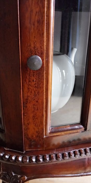 Barek nerka z mahoniu