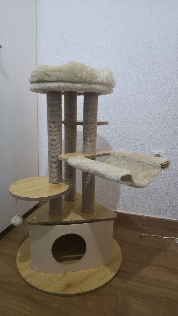 Torre arranhador de gato