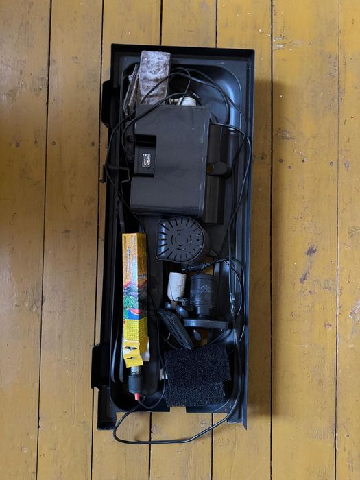 Zestaw akwarystyczny – filtr, grzałka i akcesoria