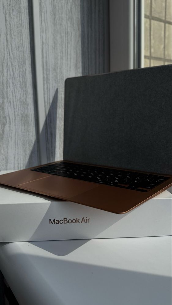 MacBook Air 13 Retina, Gold, 256GB with Apple M1 (MGND3) 2020
