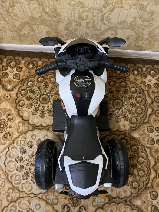 Детский электромобиль