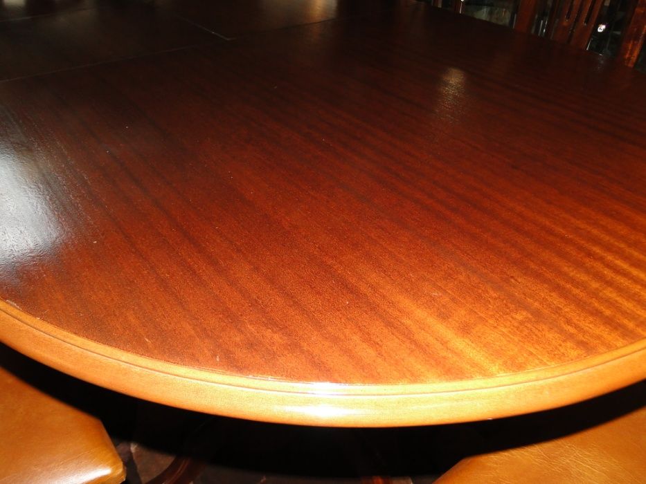 Mesa de sala em madeira - Extensível - Como nova - Só a mesa as cadeir