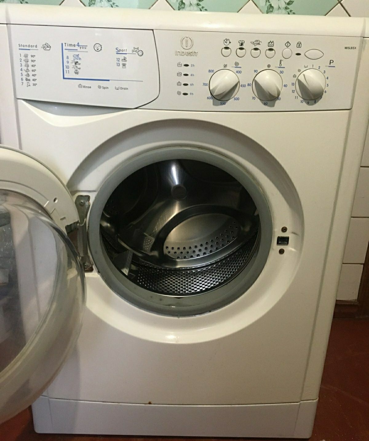 Indesit WISL85X на 5 кг