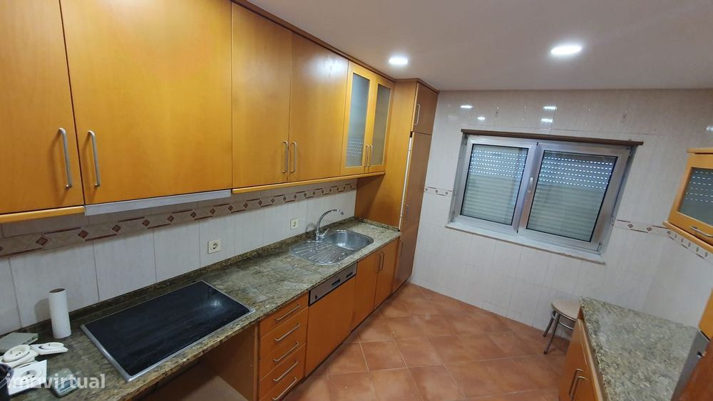 T2 Meadela, com garagem e lavandaria