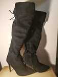 *Bota de cano alto em  Noobuck preto *.