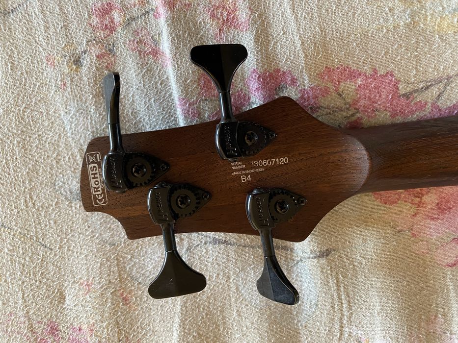 Бас гітара Cort B4