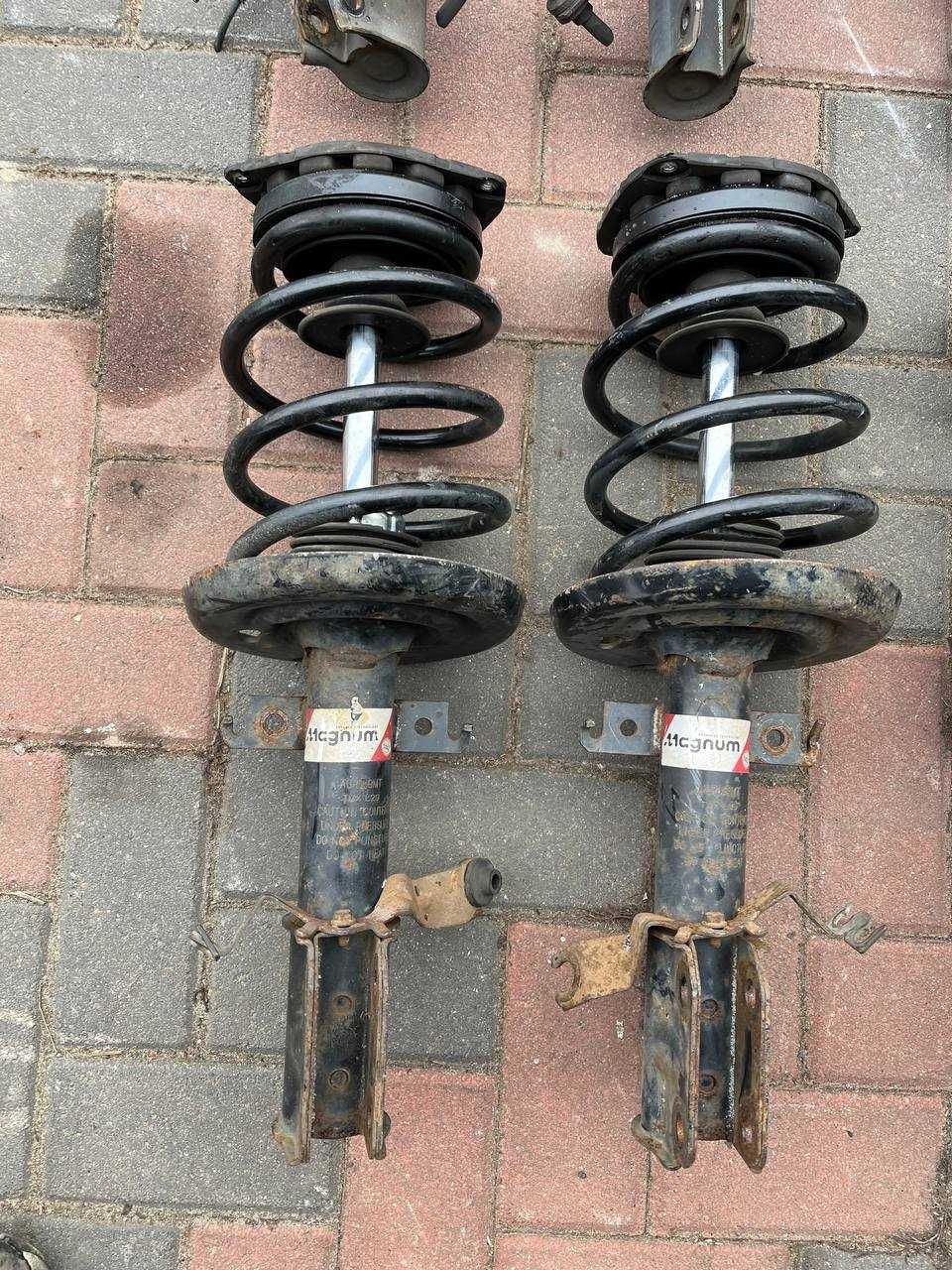 Стойка в зборі Renault / Dacia