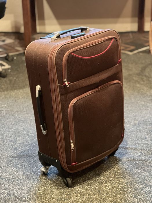 Продам б/у валізу