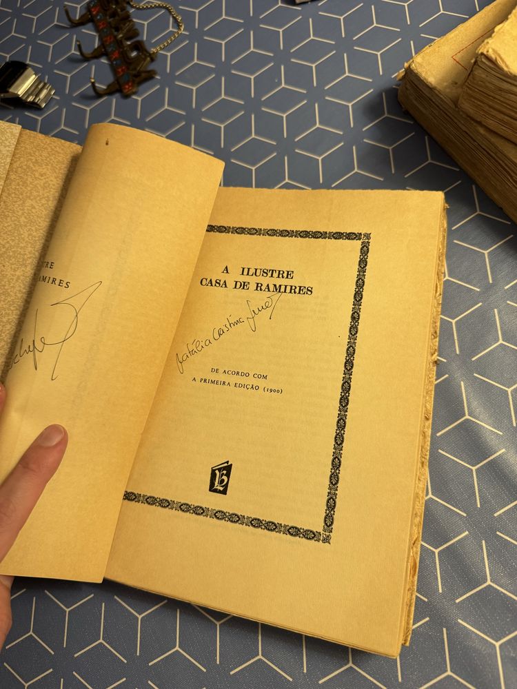Lote de 3 livros antigos de Eça de Queiroz