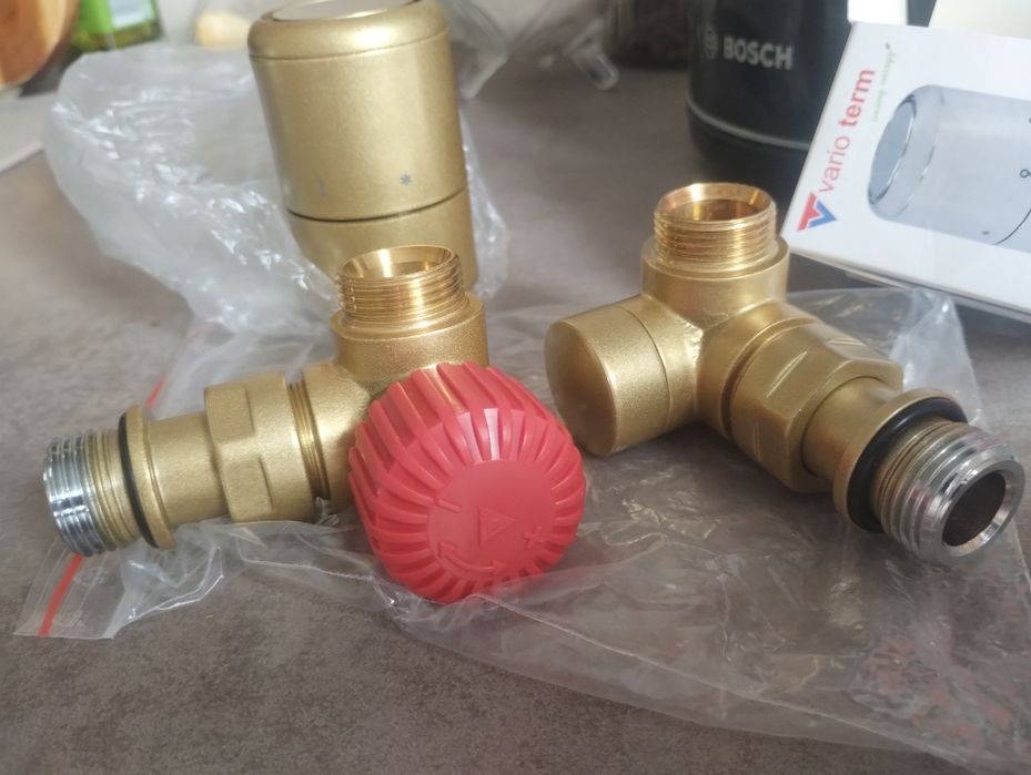 Sprzedam zawóry (zestaw ) do montażu grzejnika