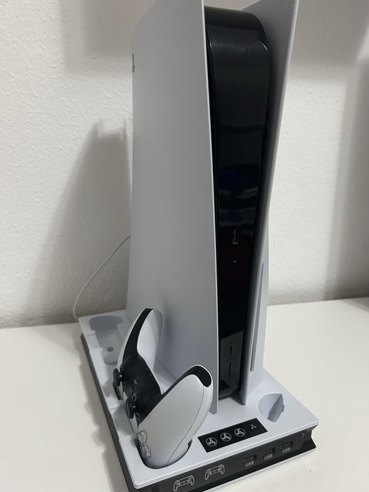PS5 Standard Edition + 1 Comando + Base Carregamento