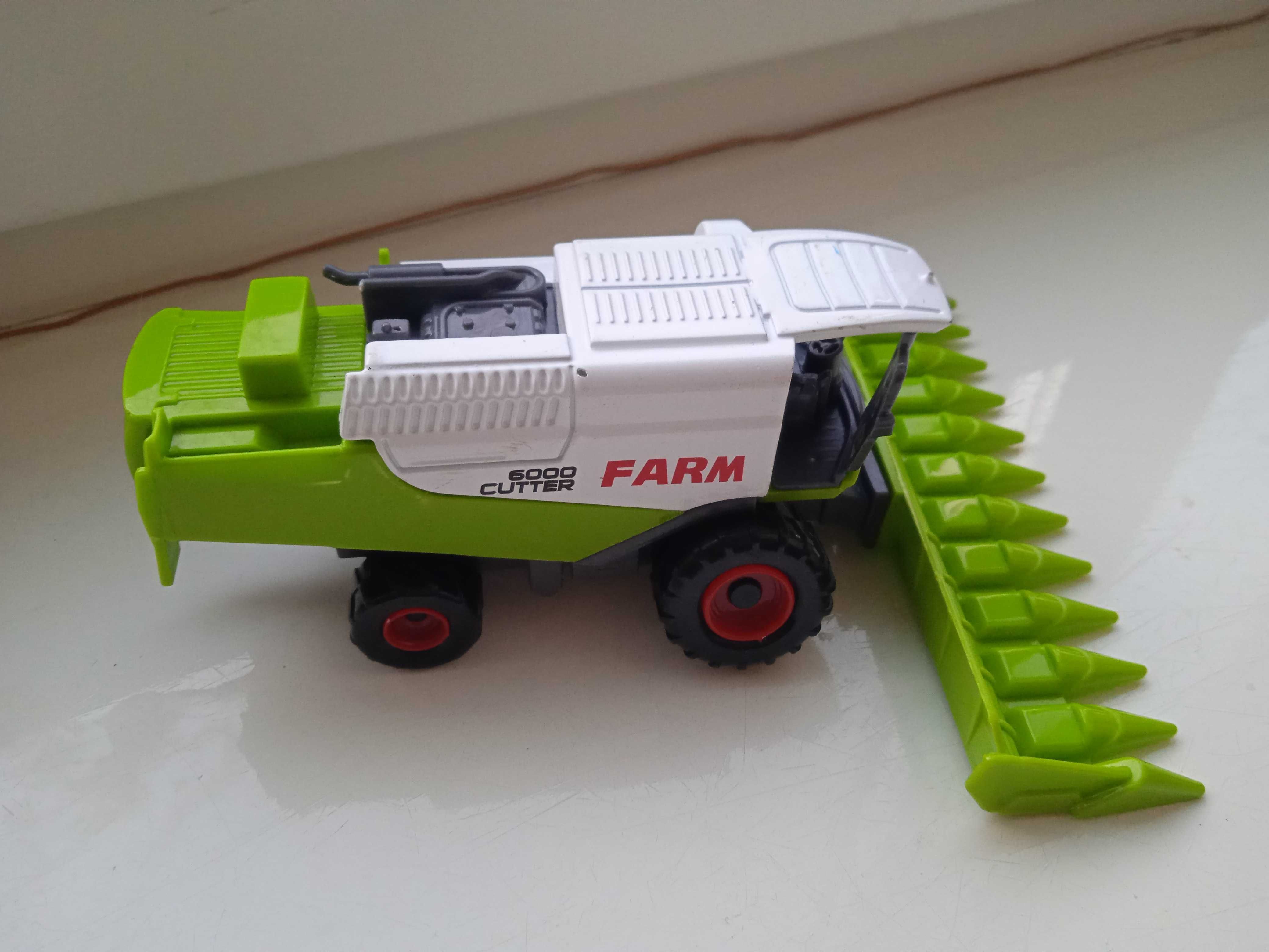 Іграшка комбайн  FARM CUTTER 6000