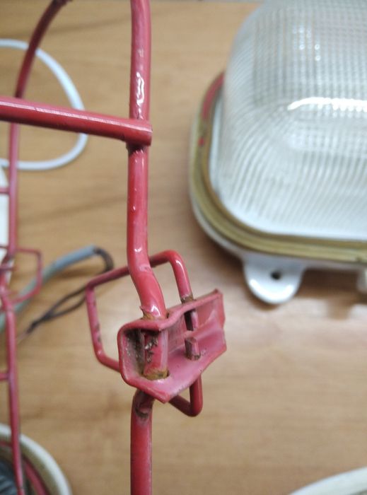 Lampa loftowa industrialna schronowa z dużym gwintem