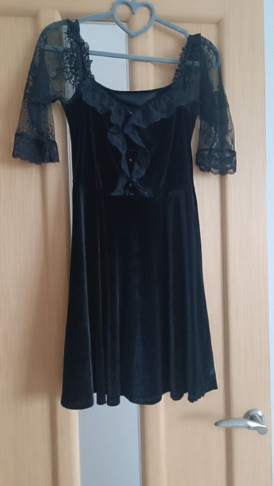 Готична чорна сукня