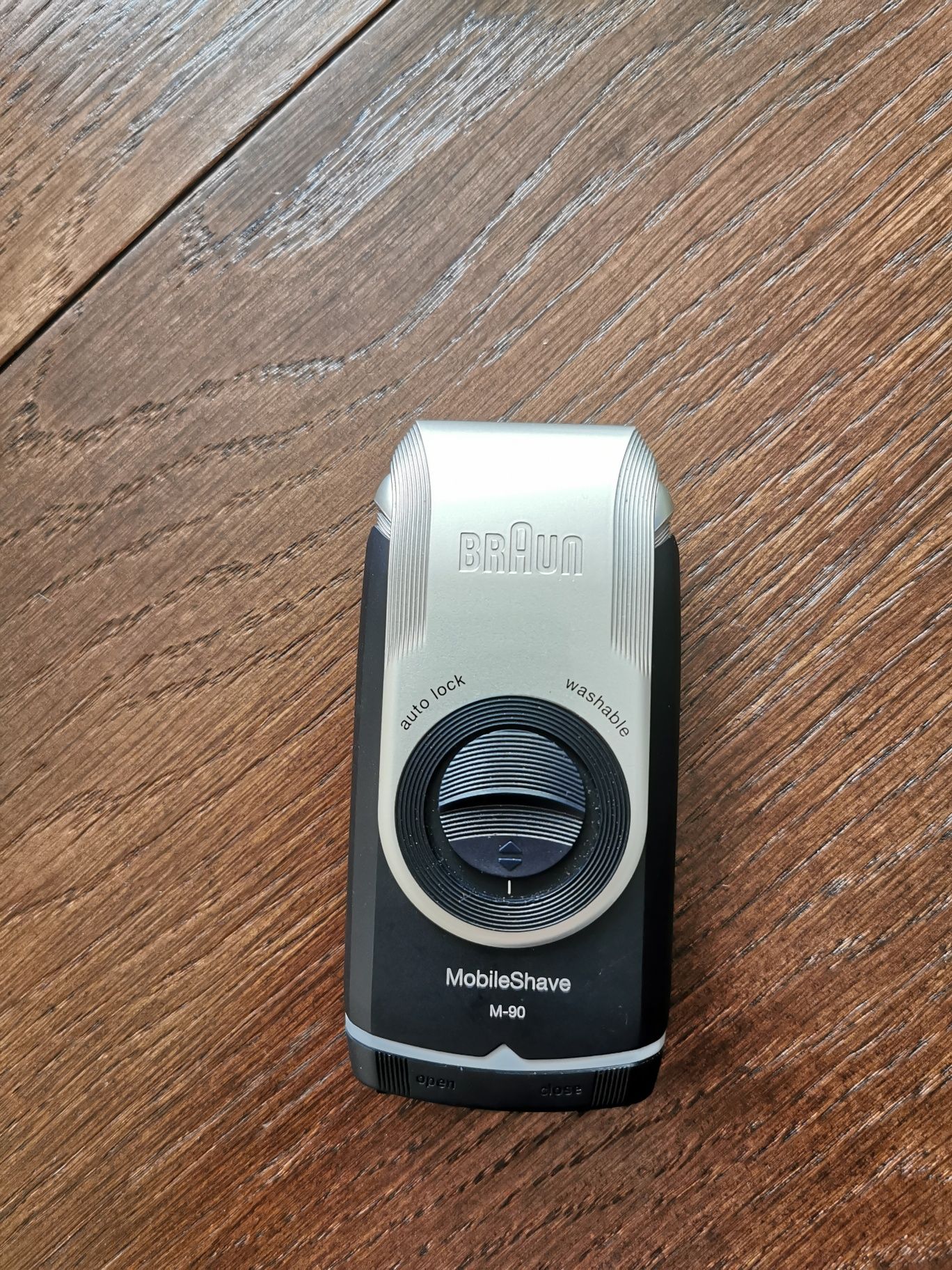 Продам електриктро бритву шейвер braun m90