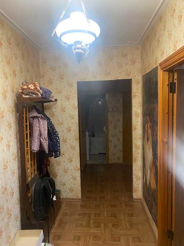 2к 56м. Т-4 серія початок Троєщини Бальзака 18 поруч парк та Флоренція