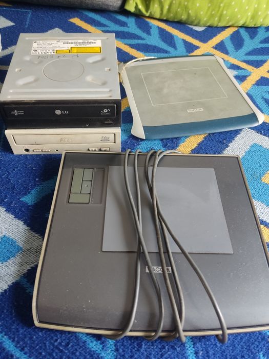 DVD дисководи та графічні планшети wacom