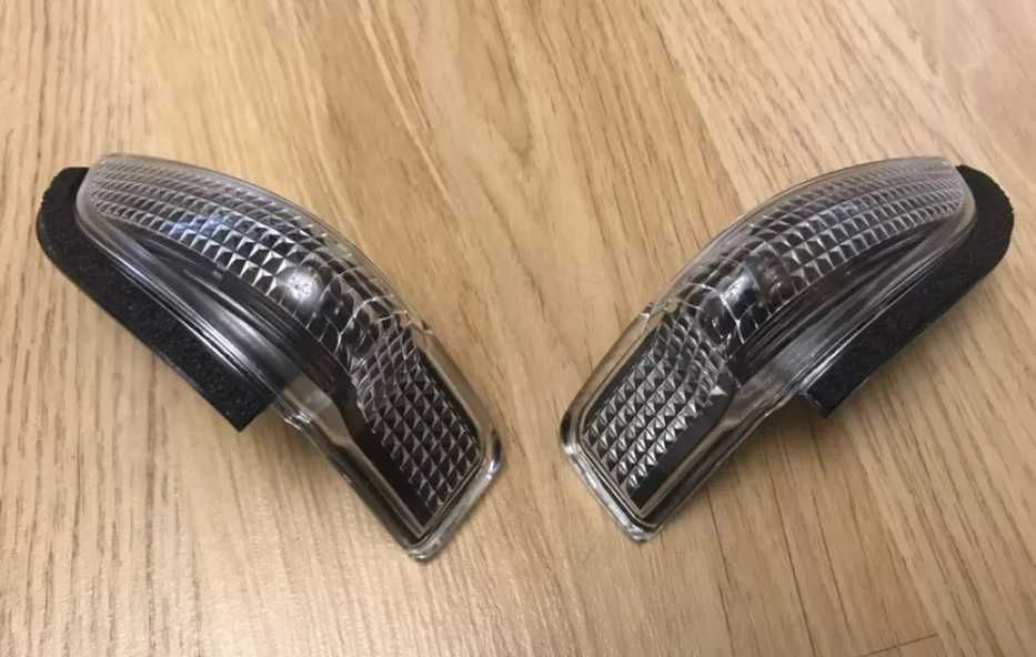 Повторитель поворота Toyota Camry 50 поворотник в зеркале Камри 50