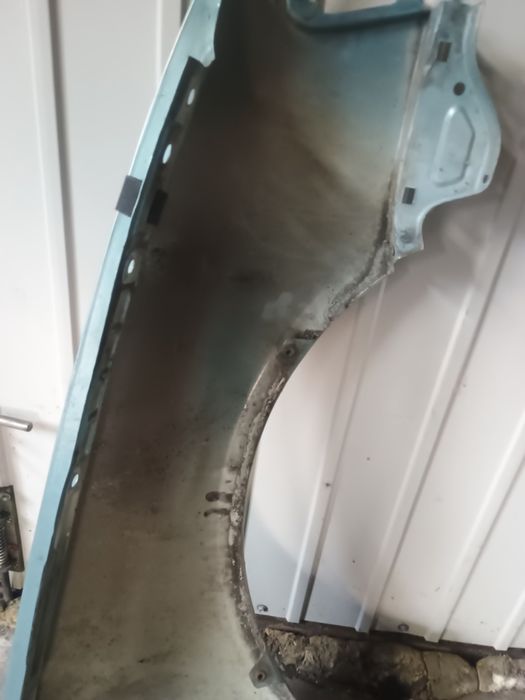 Błotnik przedni lewy ładny Passat B5 LB6N