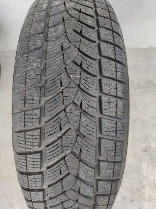 Шини зимові Goodyear Ultragrip ice 215/70 R16