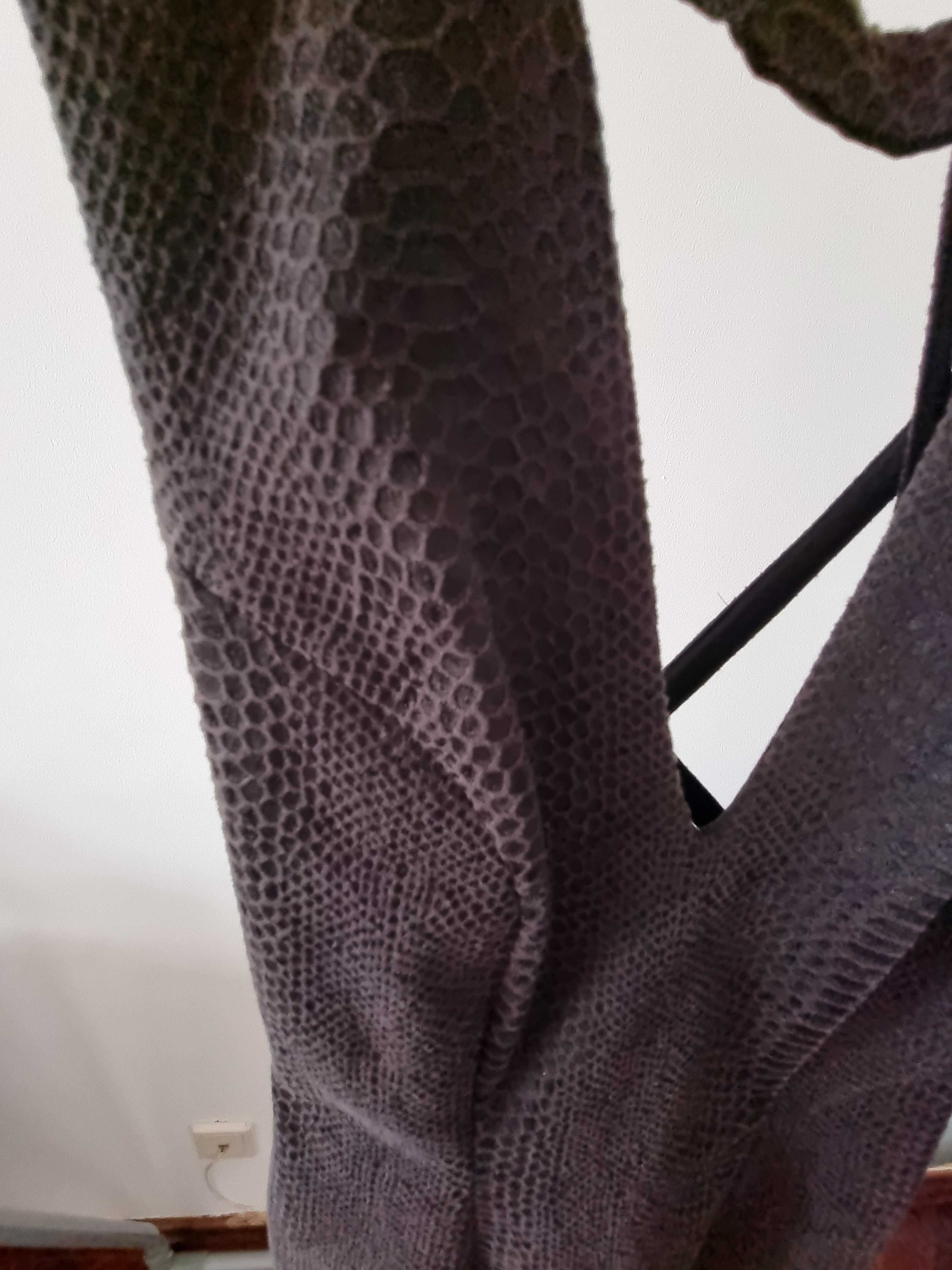 Vestido Lycra trabalhada forrado  JOHN JOHN
