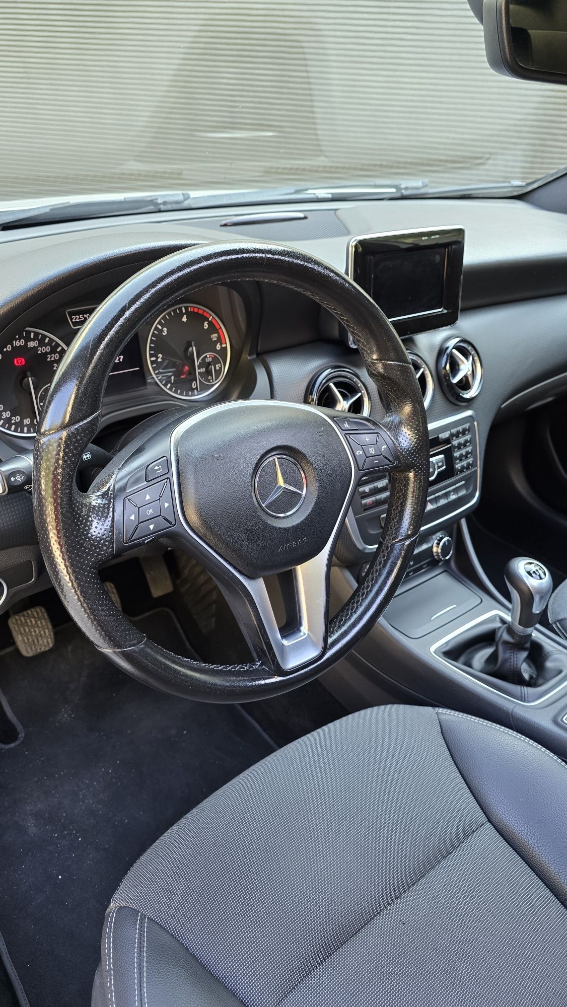 Mercedes  A180  /Tecto Panorâmico/Full extras