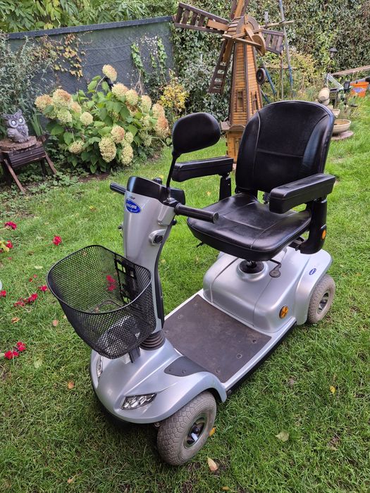 Wózek inwalidzki elektryczny INVACARE LEO