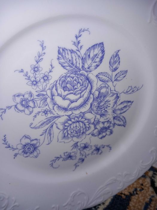Prato em porcelana decorativo