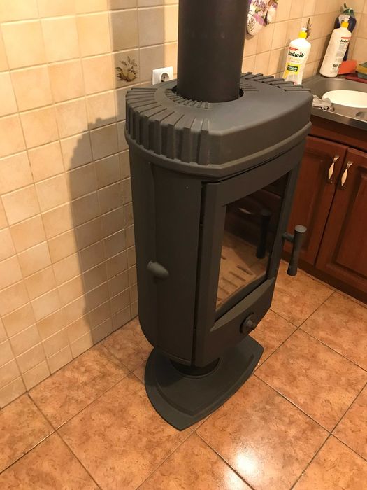 Kominek wolnostojący żeliwny INVICTA mod. P614544 - 10 kW