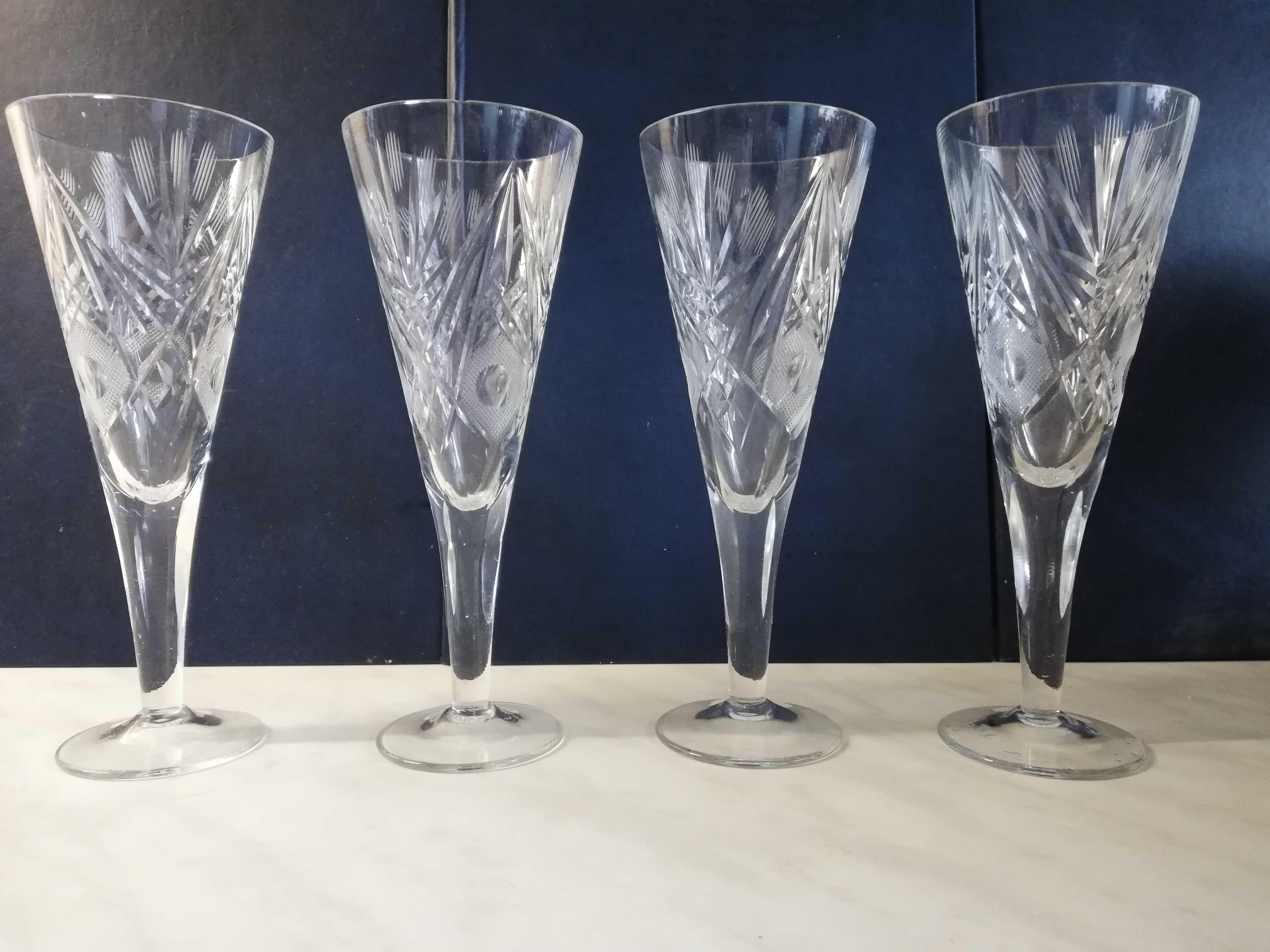 4 kryształowe  kieliszki do szampana z okresu PRL