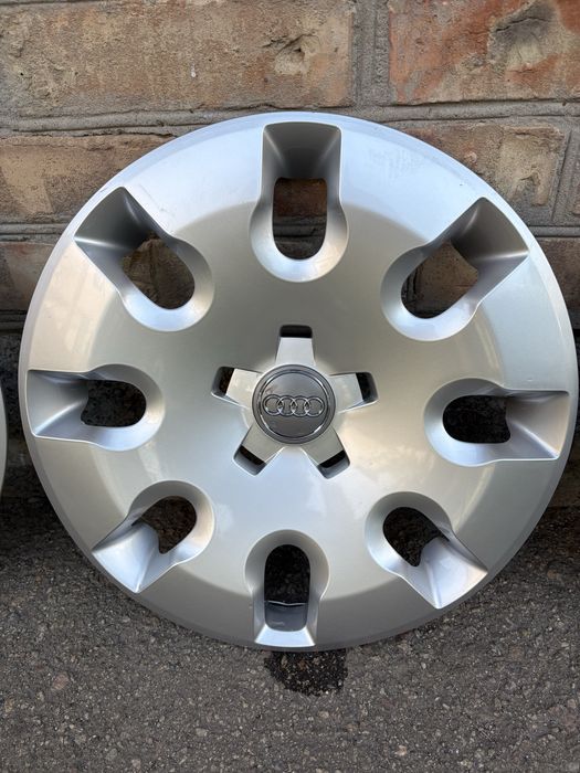 Ковпаки Audi R15 оригінал