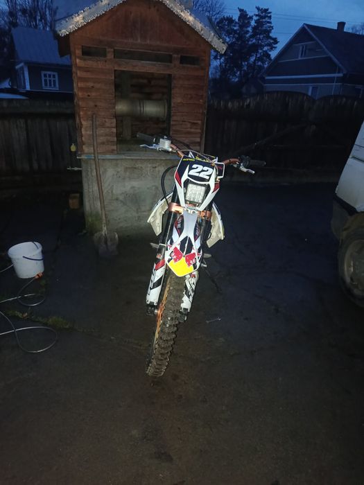 Мотоцикли з документами