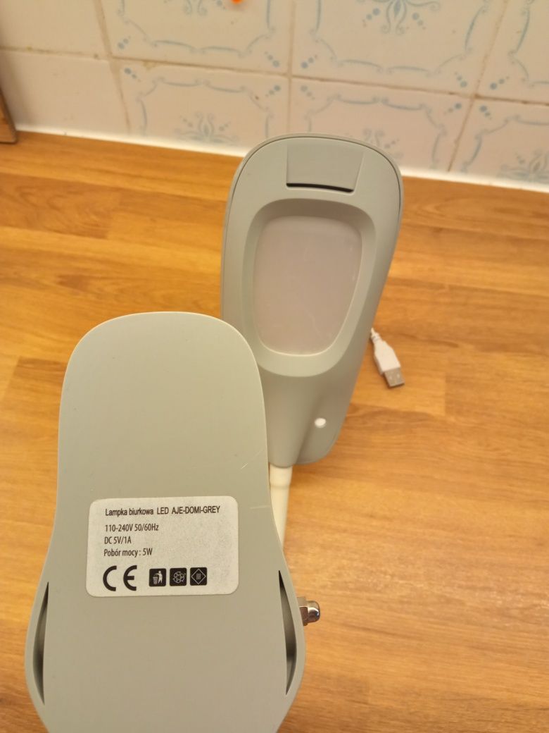 Lampka biurkowa LED z klipsem