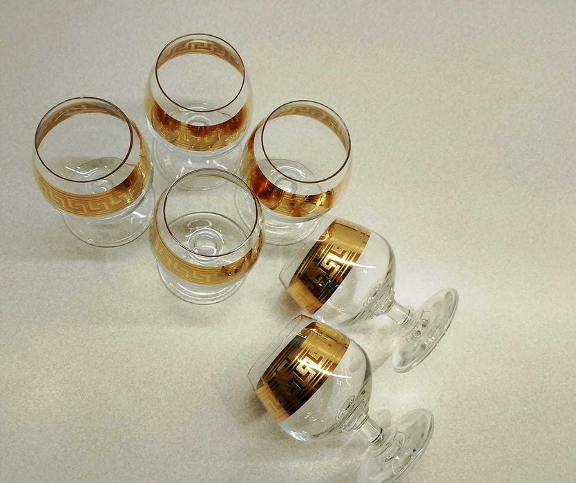 Kieliszki koniakówki zdobione