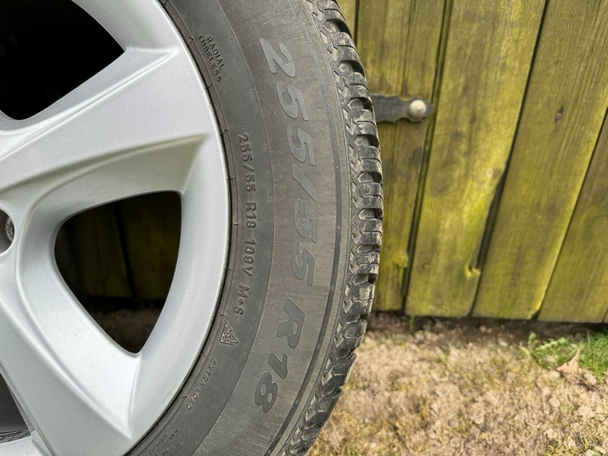 Koła, opony 255/55/18 runflat wielosezon Pirelli Scorpion SF2 BMW X5