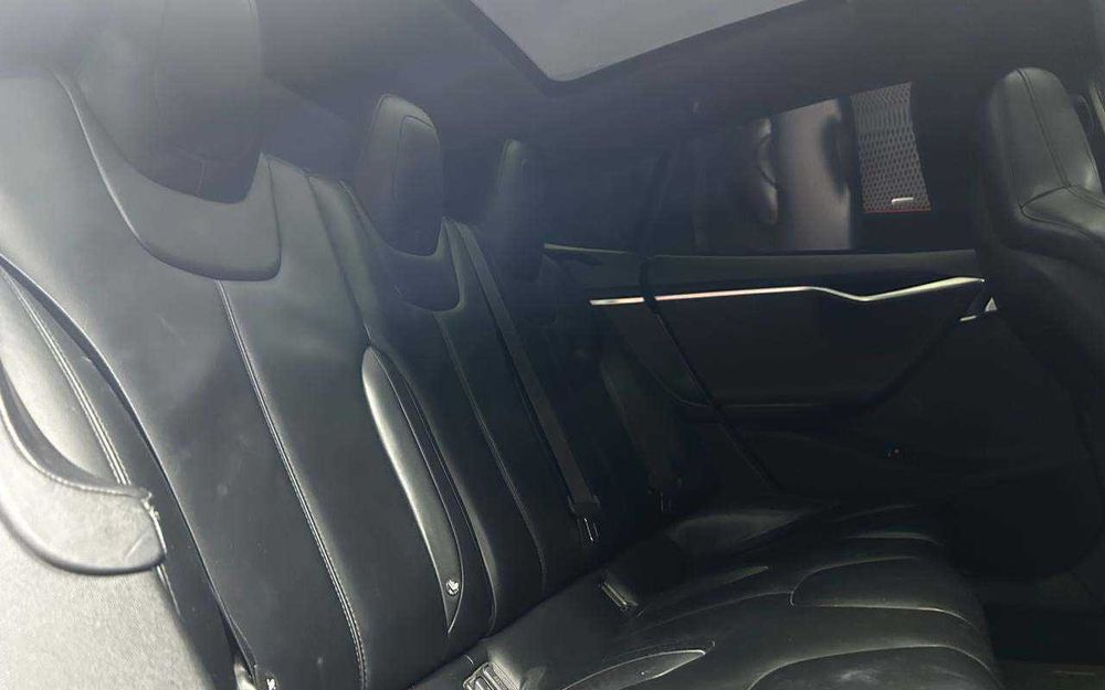 Tesla Model S 2015