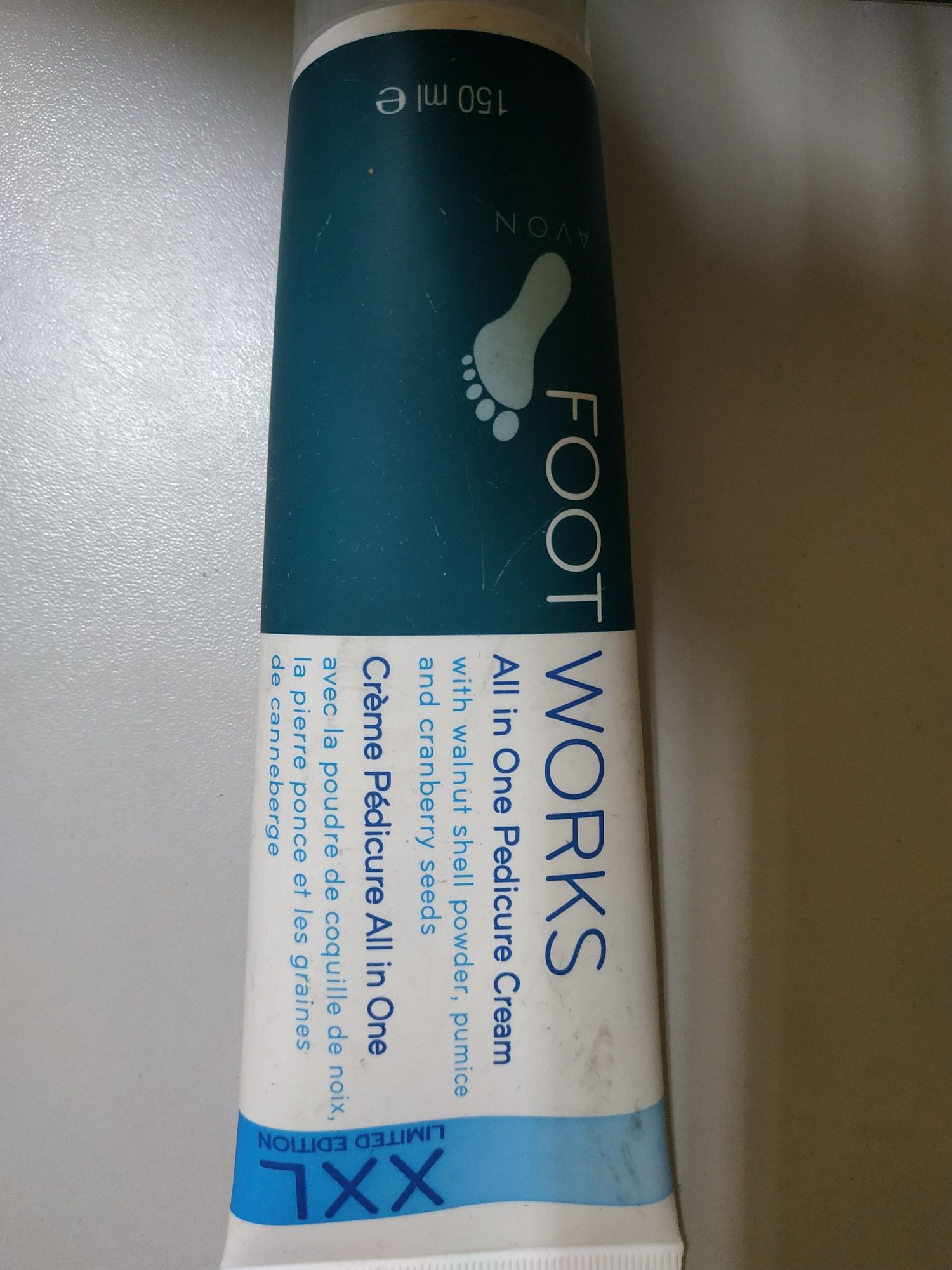 Avon peelingująca kuracja do stóp 150ml