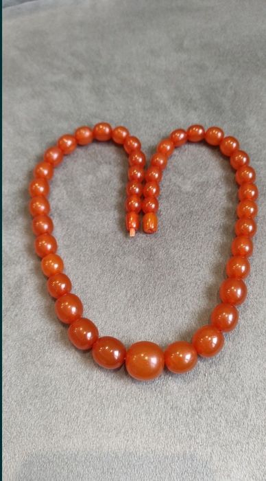 Старинные бусы. Янтарь.