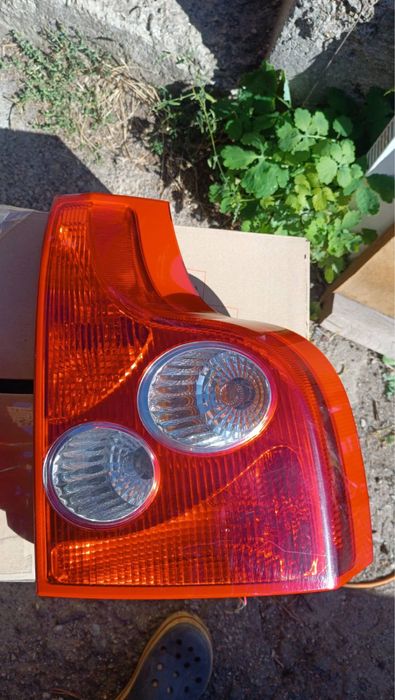 Задні ліхтарі volvo xc90 2004