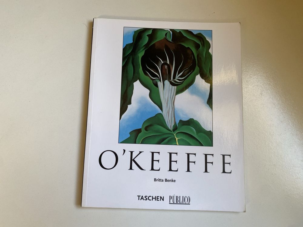 Livro sobre a pintora O’Keeffe da Tashen