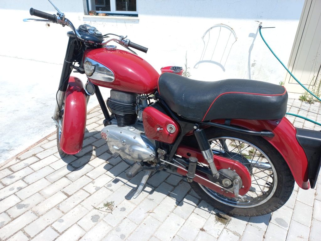 Royal Enfield Crusader 250