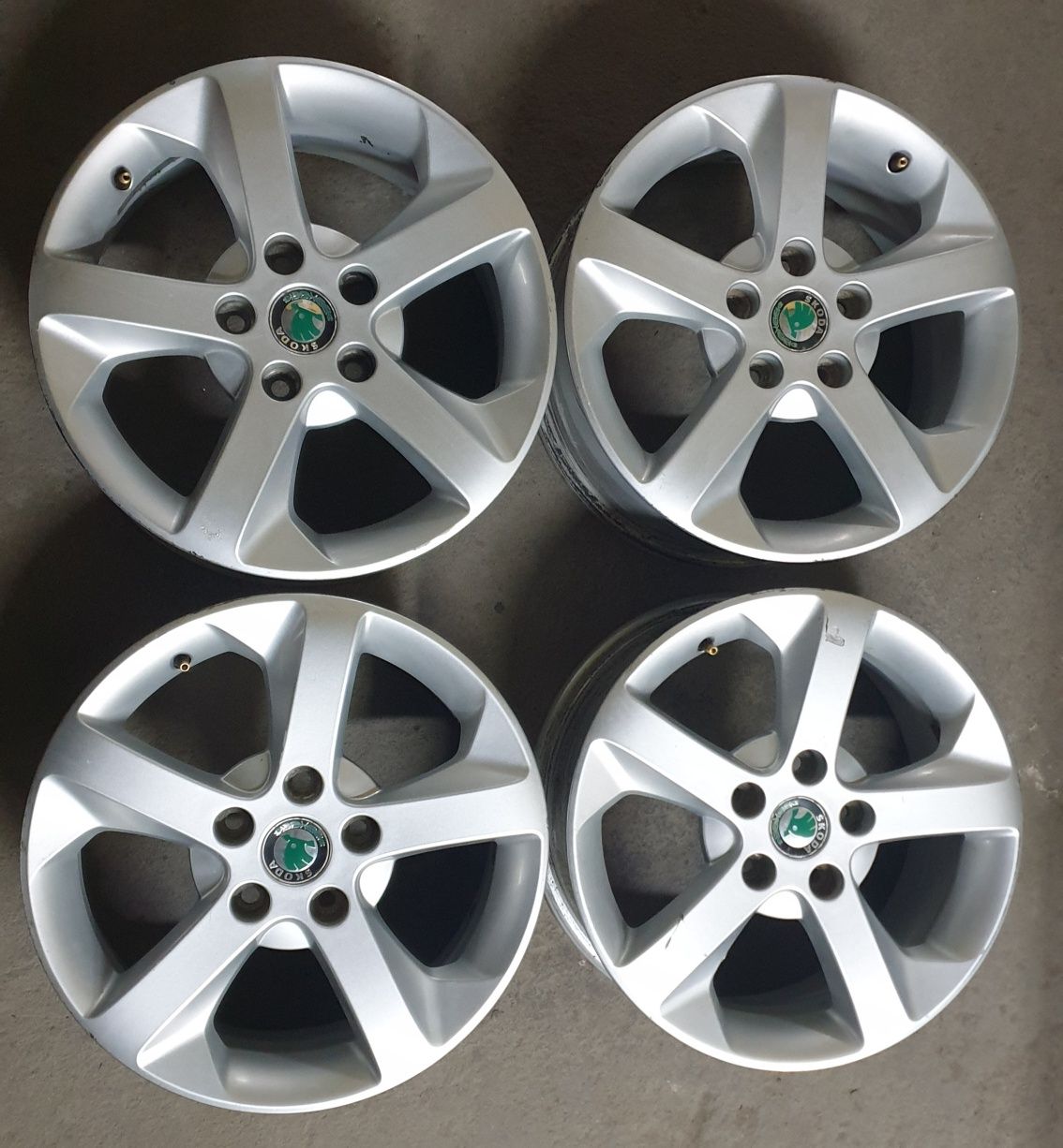 Felgi Aluminiowe 5x112 6,5Jx16 ET50 Felga Skoda 4szt