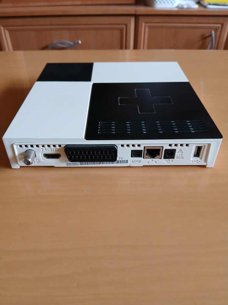 Sprzedam dekoder HD do odbioru telewizji satelitarnej