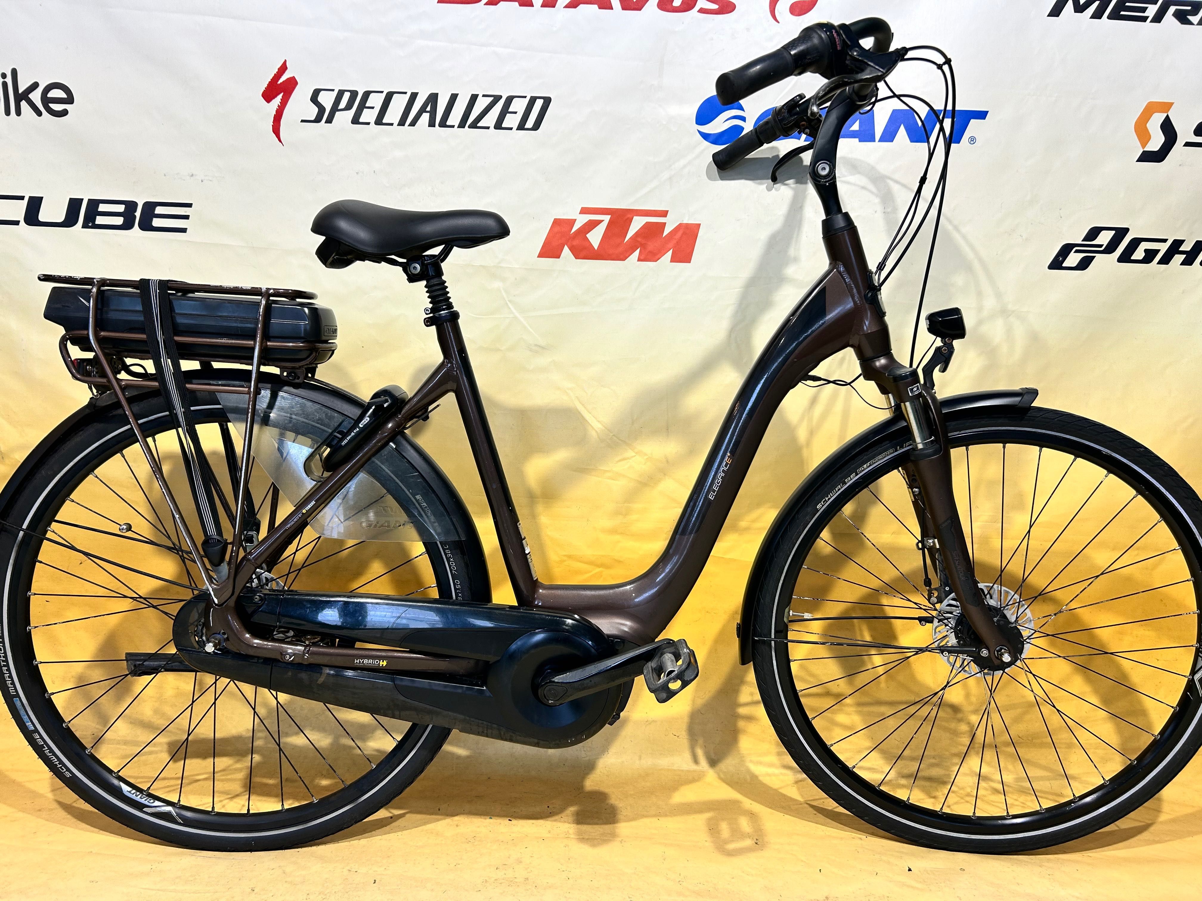 Rower Elektryczny Giant Elegance+ /centralny napęd Yamaha , rozmiar L/