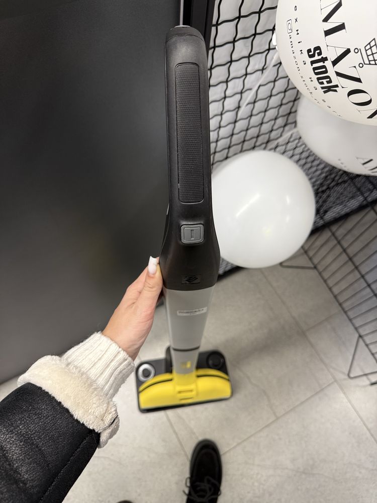 Миючий пилосос (Електрошвабра) Karcher EWM 2