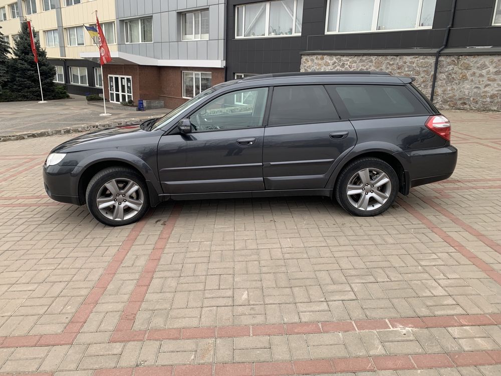 Subaru outback 2,5  2008год