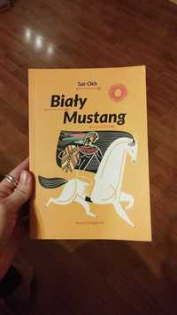 Biały Mustang, Sat-Okh