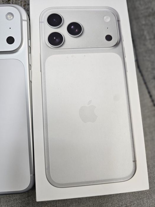 Iphone 17 pro max...1tb