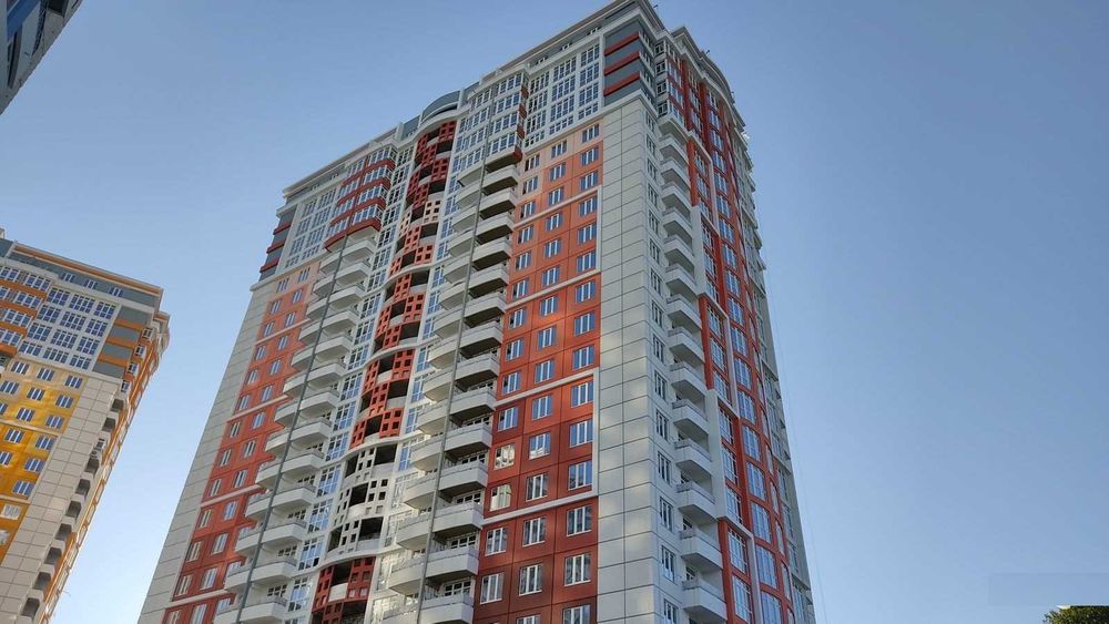 Продам  3-х ком. квартиру в сданном доме. Приморский район.