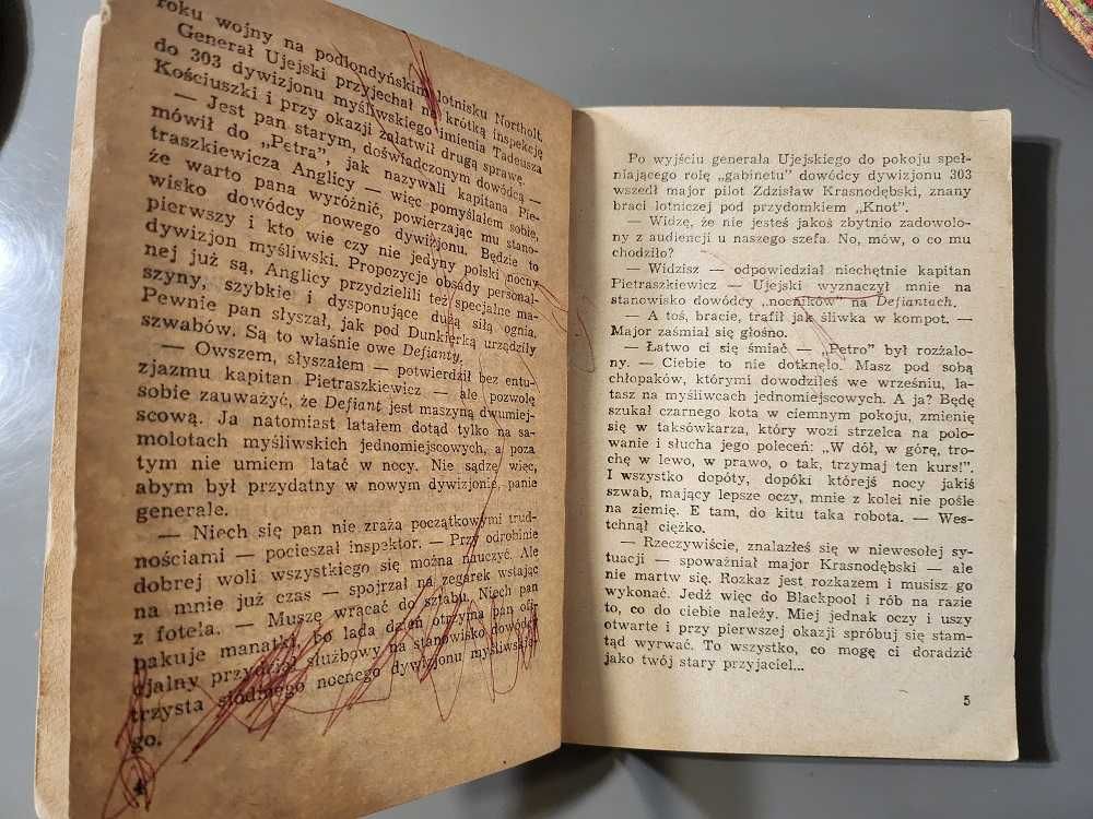 Puchacze czuwają w mroku Andrzej R. Janczak